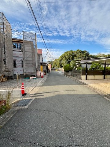 久留米市御井町第16号地の前面道路含む現地写真