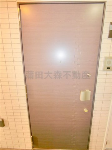 ブライズ蒲田WESTの玄関