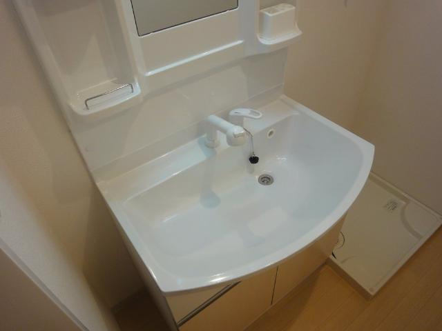 加古郡播磨町古田１丁目のアパートの洗面所|洗髪洗面化粧台