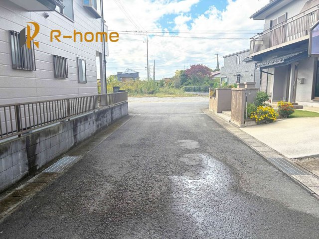 第1下妻市下妻丙　新築戸建て　1号棟の前面道路含む現地写真|周辺環境も併せて案内致します♪
ぜひ現地へお越しください♪