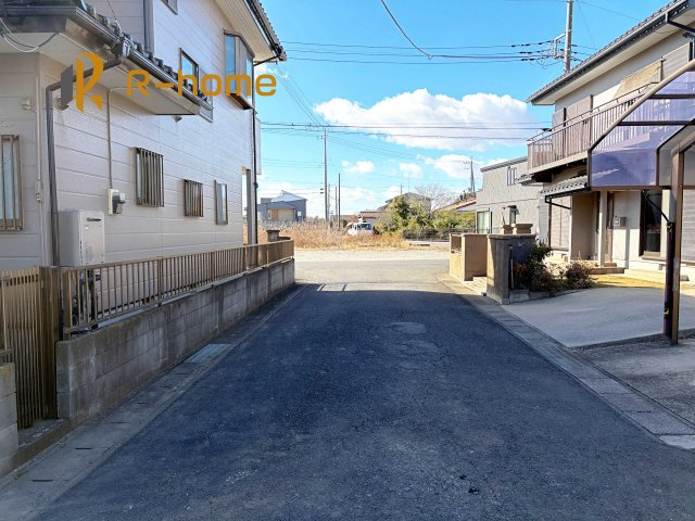 第1下妻市下妻丙　新築戸建て　1号棟の前面道路含む現地写真|堂々！建物完成♪実際のお部屋をご見学可能です♪
ご見学が一番の資料！お気軽にお問い合わせ下さい♪