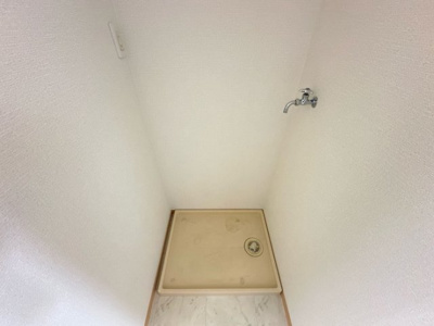 【設備】 | クレスト雅 Ａ | 洗濯機置場