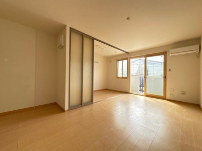 【居間・リビング】 | クレスト雅 Ａ | LDK（別角度）