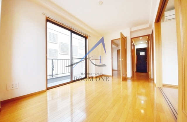 海野ビルの居間・リビング|洋室のお部屋です。