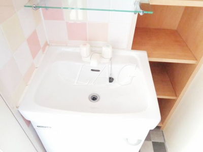 【洗面所】 | シャンツェ南台 | 独立洗面台です。