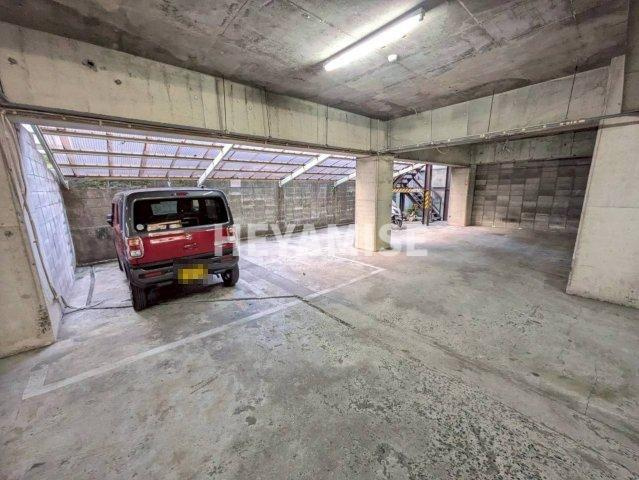 グランドマンションの駐車場