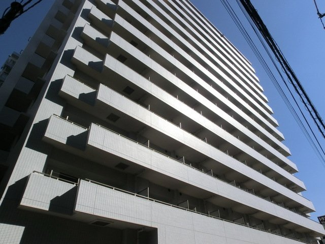 クロスレジデンス東十条の外観|存在感のあるマンションです！