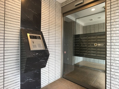 【エントランス】 | グランヒルズ | オートロックのエントランス