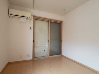 【居間・リビング】 | イーストヒルズ 七番館 | シャッター雨戸