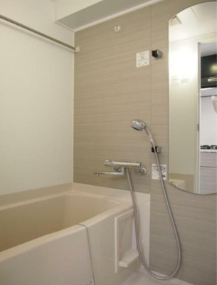 【浴室】 | ルーブル中野本町 | 浴室乾燥機付きバス。