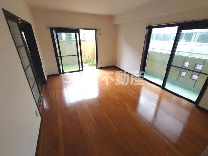 Ｓ・ＦＩＥＬＤ75の居間・リビング