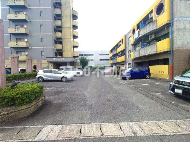 Ｓ・ＦＩＥＬＤ75の駐車場