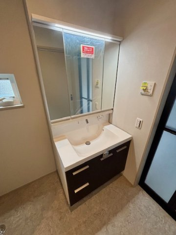 久留米市上津町9号地の洗面所