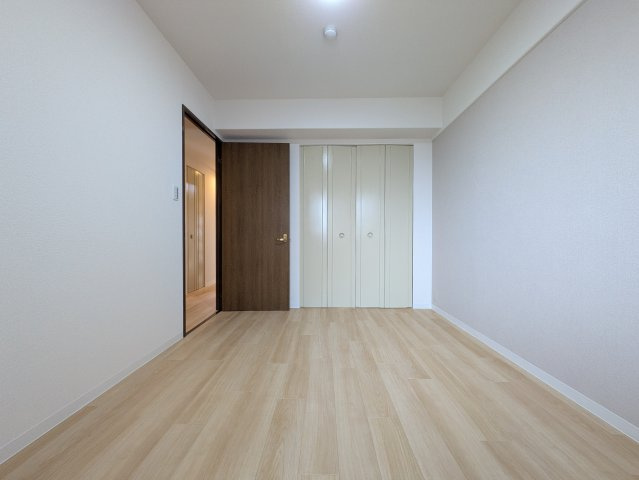 メゾンドール明石東二見の洋室