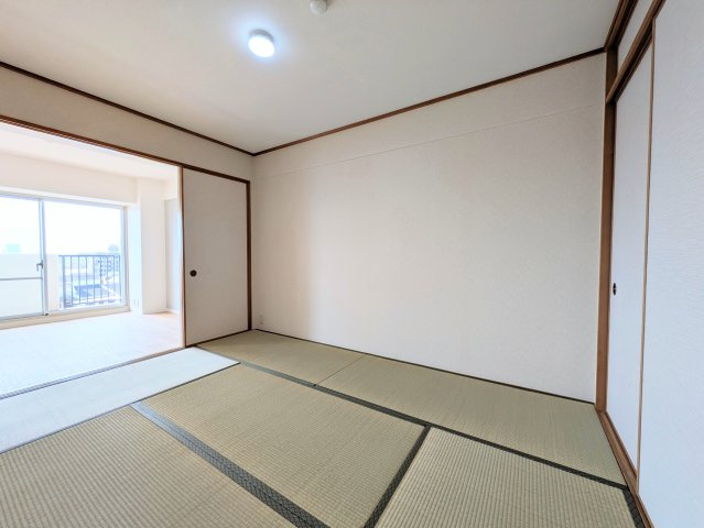 メゾンドール明石東二見の和室