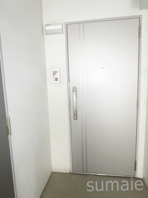 ＶＩＶＲＥの玄関|玄関扉です☆