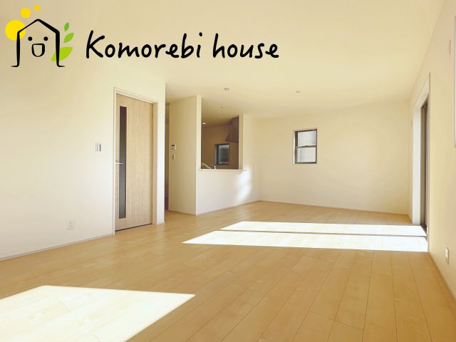 さいたま市西区土屋　第2　新築一戸建て　リーブルガーデン　01の居間・リビング|こちらのリビングで趣味の時間をお楽しみください