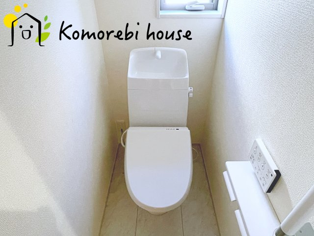 さいたま市西区土屋　第2　新築一戸建て　リーブルガーデン　01のトイレ|落ち着いた色調のトイレです