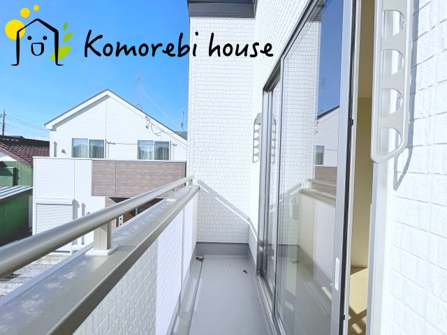 さいたま市西区土屋　第2　新築一戸建て　リーブルガーデン　01のバルコニー|バルコニーからの眺めを楽しみながら食事をしませんか