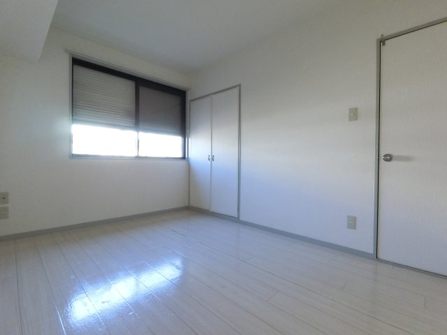 メゾンエルベットAの洋室