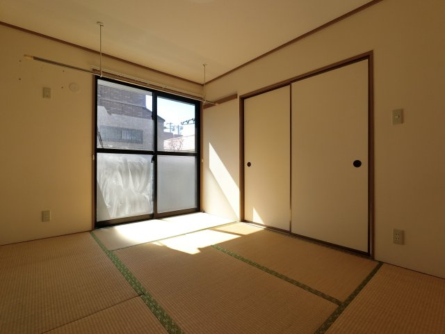 メゾンエルベットAの和室