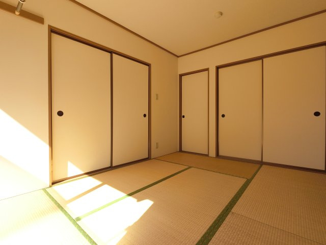 メゾンエルベットAの和室