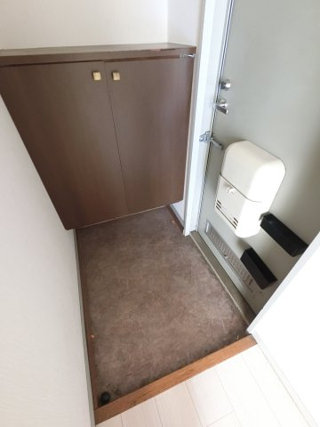 メゾンエルベットAの玄関