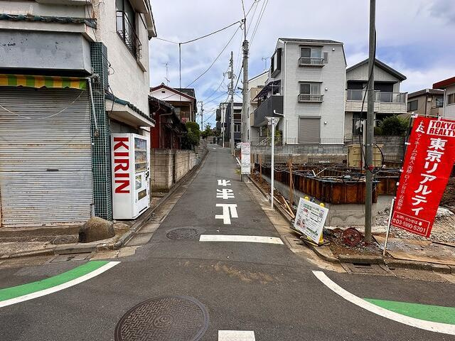中野区鷺宮４丁目の新築一戸建の前面道路含む現地写真| 