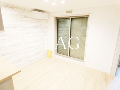 【居間・リビング】 | ルミエール本町 | 洋室のお部屋です。