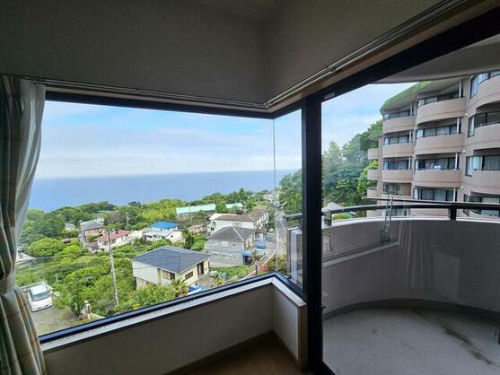オーシャンビュー伊豆城ヶ崎のバルコニー