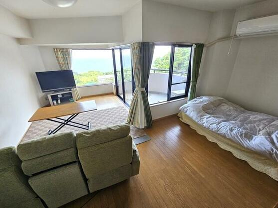 オーシャンビュー伊豆城ヶ崎の居間・リビング