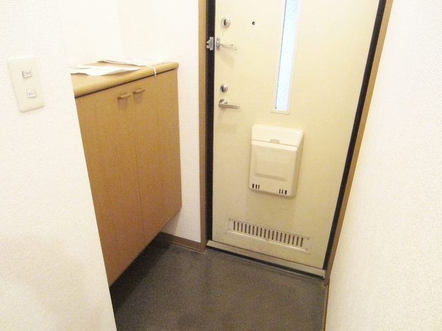 グレイシス王子Ｂ棟の玄関|玄関収納もあります