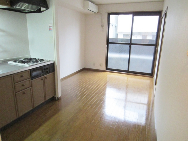 グレイシス王子Ｂ棟の居間・リビング|ひろびろ空間です