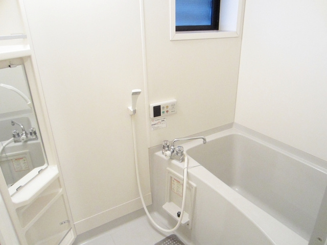 グレイシス王子Ｂ棟の浴室|追炊き機能付きのお風呂です