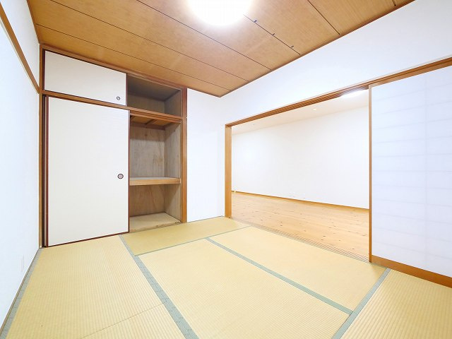 エクセルハイツ第２学園前の和室