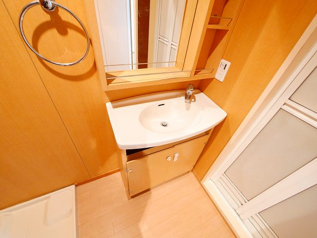 エクセルハイツ第２学園前の独立洗面台