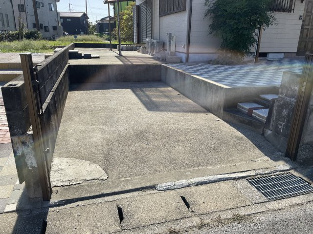 白幡ニュータウン中古戸建の駐車場