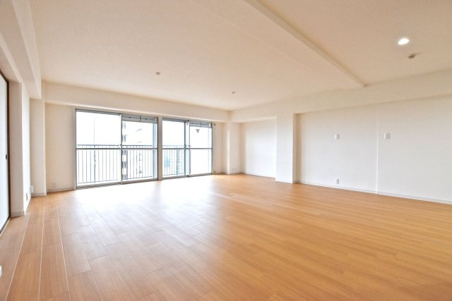 緑地東ロイヤルマンションの居間・リビング|室内（2025年10月）撮影