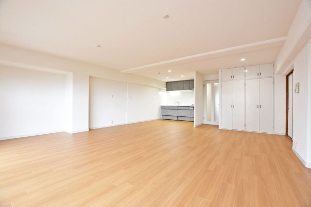 緑地東ロイヤルマンションの居間・リビング|室内（2025年10月）撮影