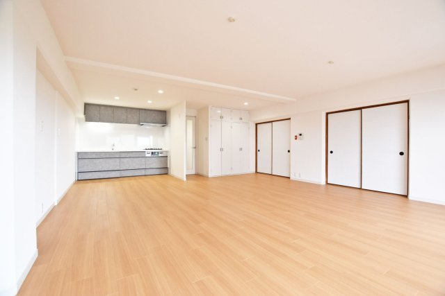 緑地東ロイヤルマンションの居間・リビング|室内（2025年10月）撮影