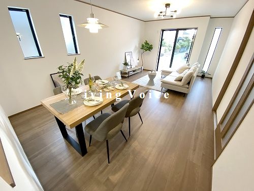 【居間・リビング】 | 【仲介手数料０円】藤沢市鵠沼海岸6丁目　新築一戸建て　A号棟　全2棟 | 藤沢市鵠沼海岸6丁目　新築一戸建て　全2棟