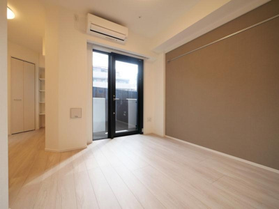 【居間・リビング】 | レジデンス東中野ガーデン | 9.8帖のきれいな洋室。