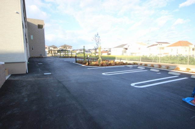 グランフローラの駐車場