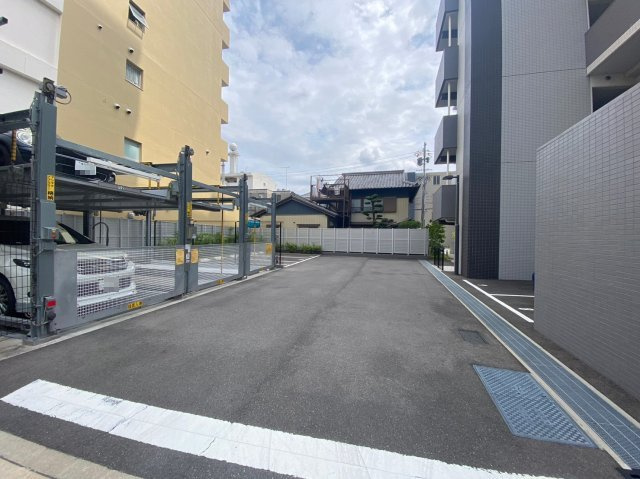 LaDouceur志賀本通Ⅱ　名古屋市賃貸　仲介手数料無料の駐車場