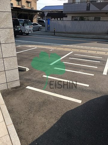 ラグリシーヌの駐車場