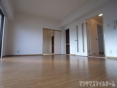 【居間・リビング】 | フローリッシュ北田