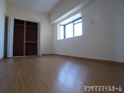 【寝室】 | フローリッシュ北田