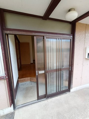 カマキ邸の玄関