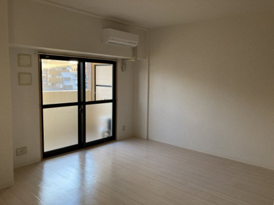 【寝室】 | ヴィラ・ウェリントン | ヴィラ・ウェリントン　３０６号室