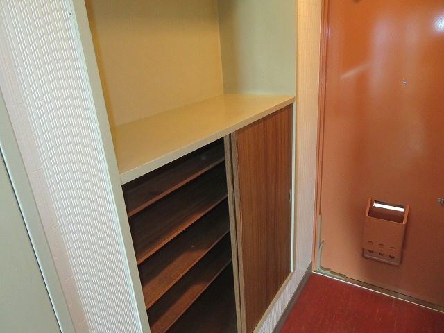 常盤コーポの玄関